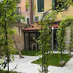 Qn Apartments